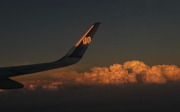 How to Fly to Japan from the US: First, Business, or Your Own Aircraft