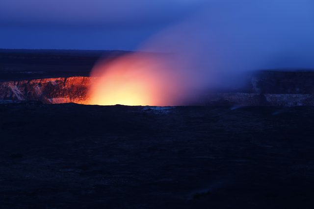 Kīlauea at the hour the glow reads