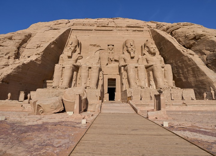Abu Simbel, Privately