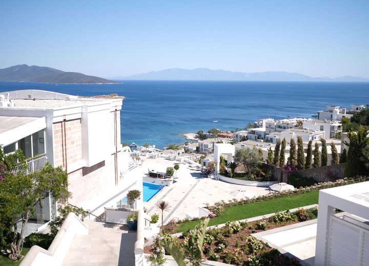Villa & Beach