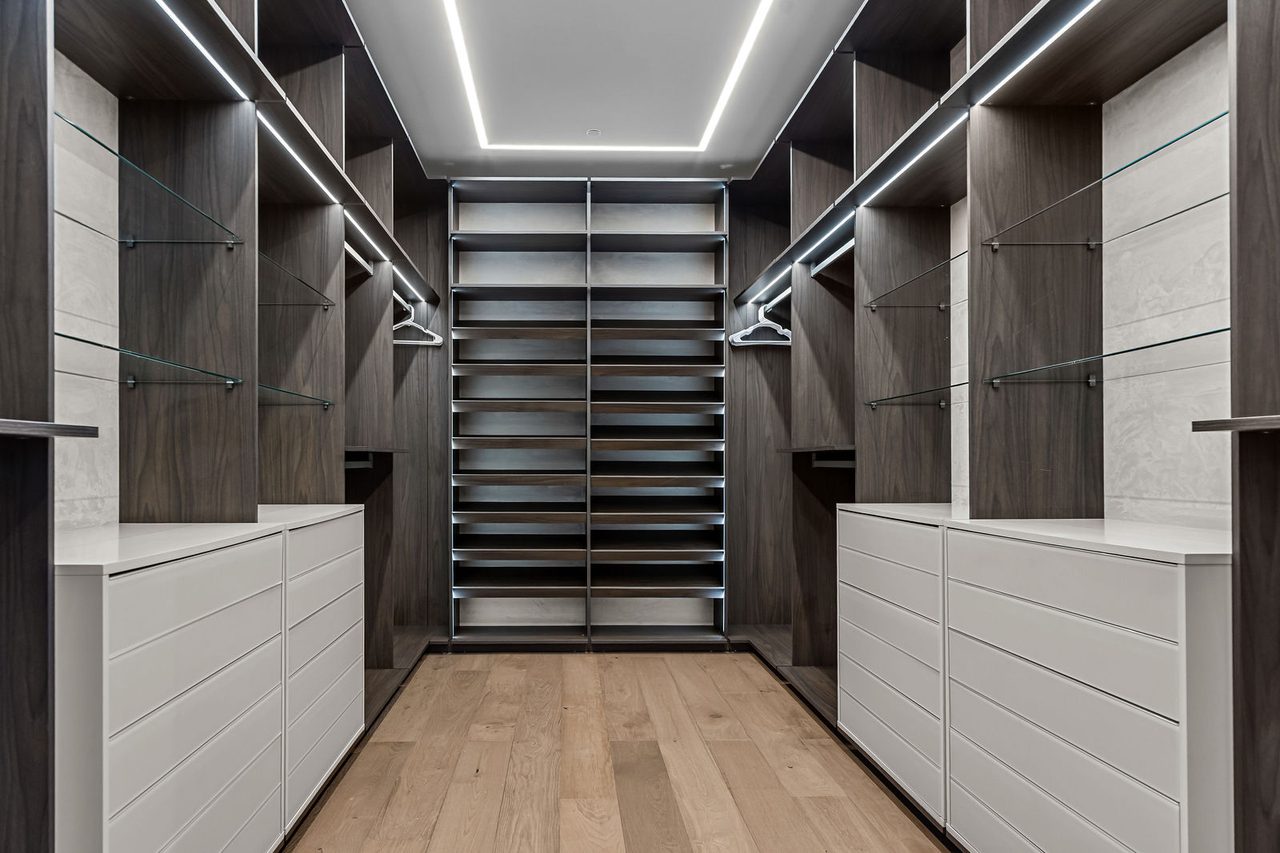 The dressing room of the primary suite