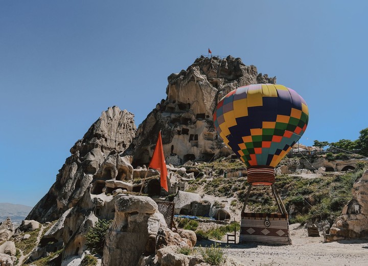 Balloons & Caves