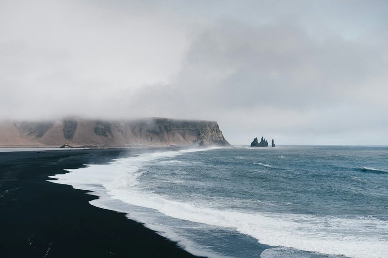 The black-sand coast and its glaciers