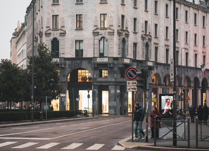 The Milanese Table