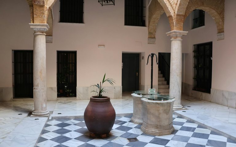 The Andalucia Table