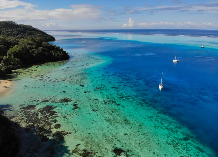Bora Bora by Sail