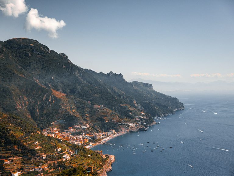 Italy vs Greece: Which Is Better for a Luxury Mediterranean Summer?