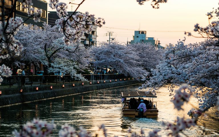 The Best Luxury Travel in Spring — Shoulder-Season Access Before the Crowds