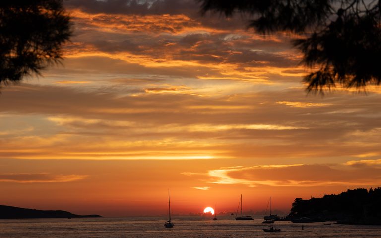 Island-Hop by Yacht