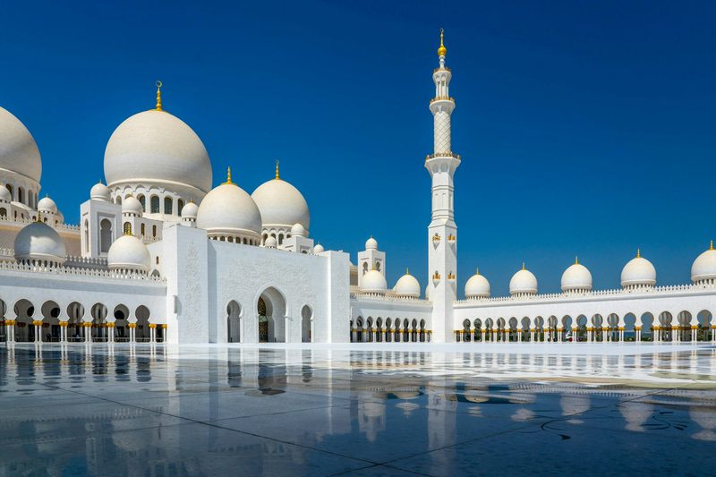 Abu Dabi y Saadiyat — Emiratos Árabes Unidos