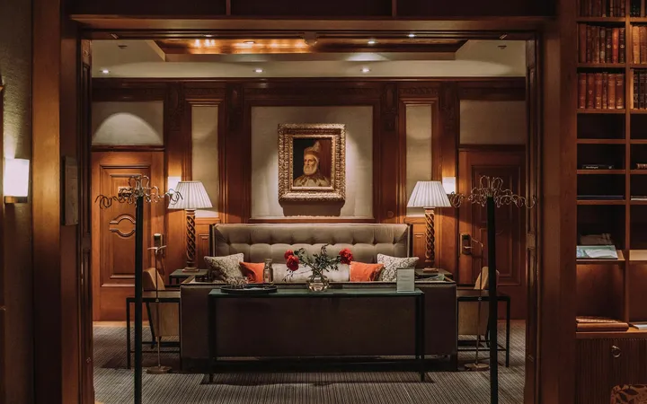 Luxury Travel Advisor vs. Booking Online: The Benefits, Explained