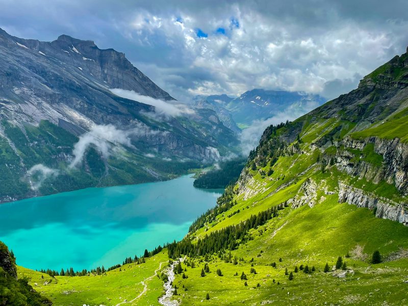 Cumbres y Lagos en Verano — Suiza