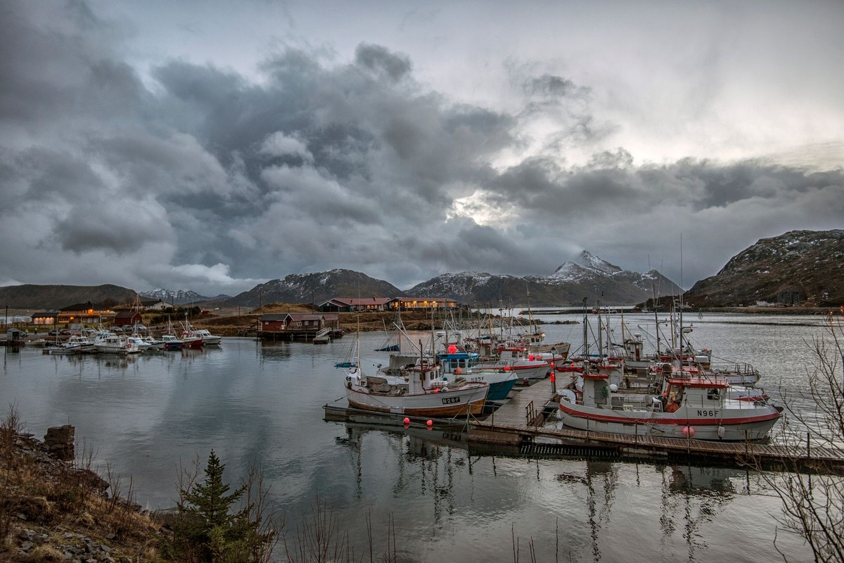Peaks from the Sea