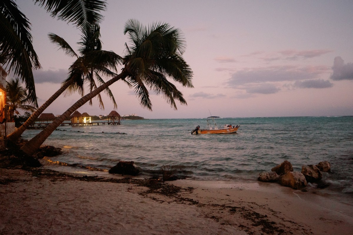 Tulum al Amanecer