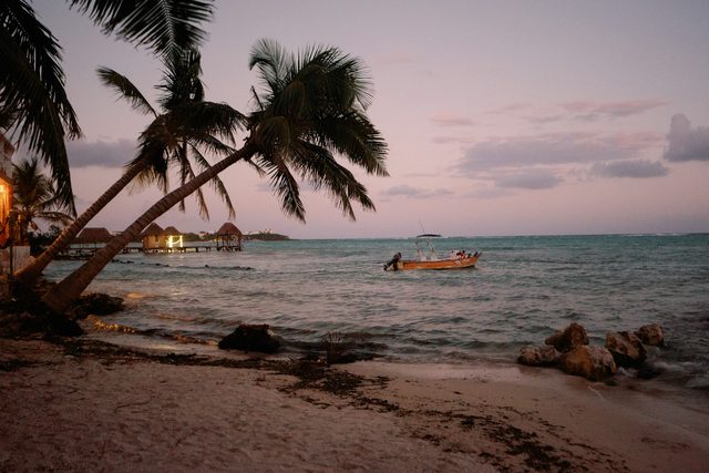 Tulum al Amanecer
