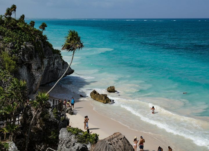 Playa y Cenotes