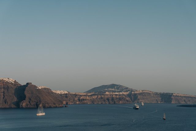 Un paseo matutino en bote a las termas volcánicas