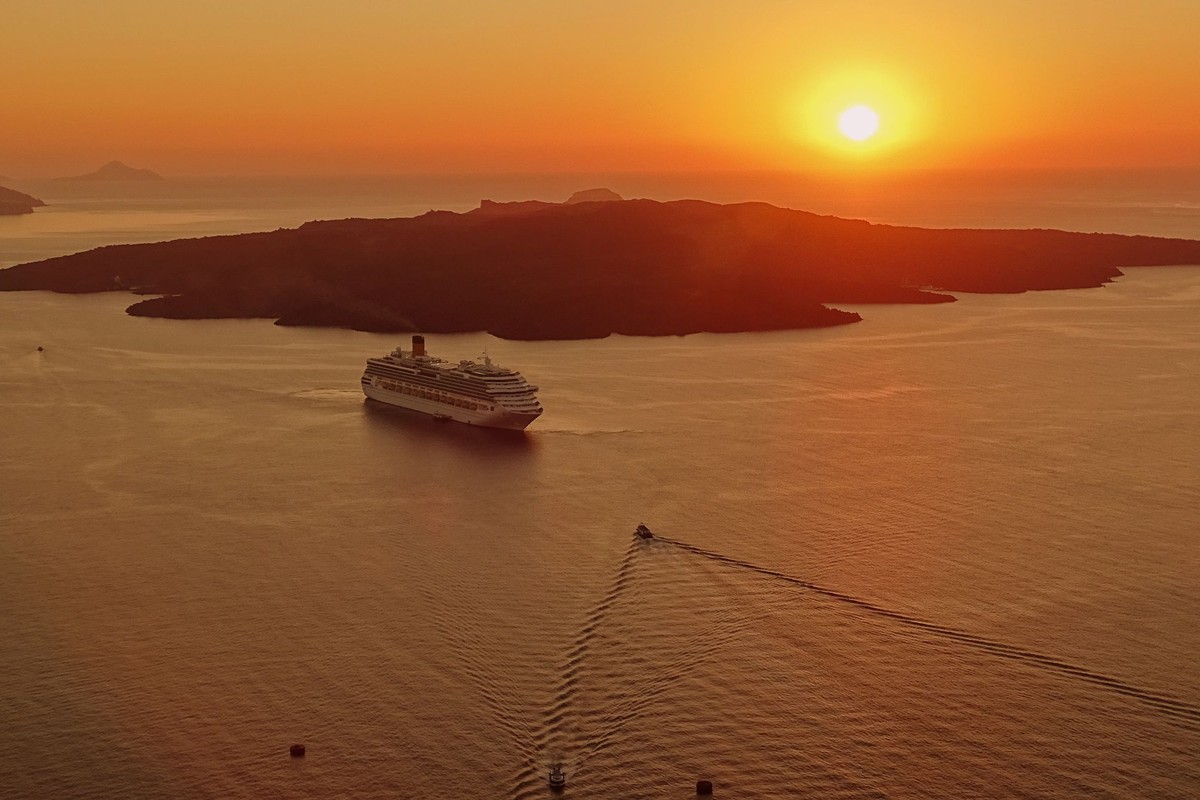 Caldera sunset, privately staged