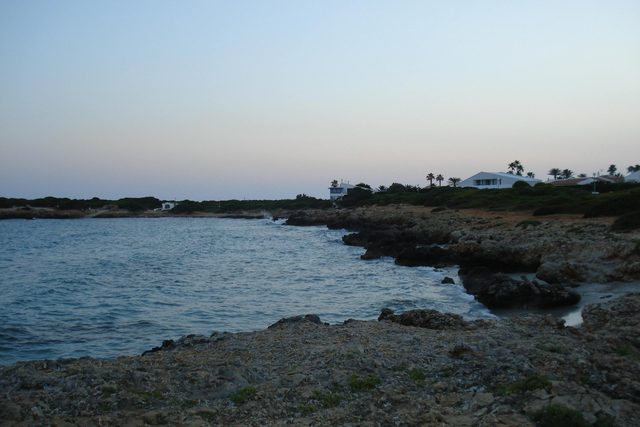 El puerto de Fornells al caer la luz