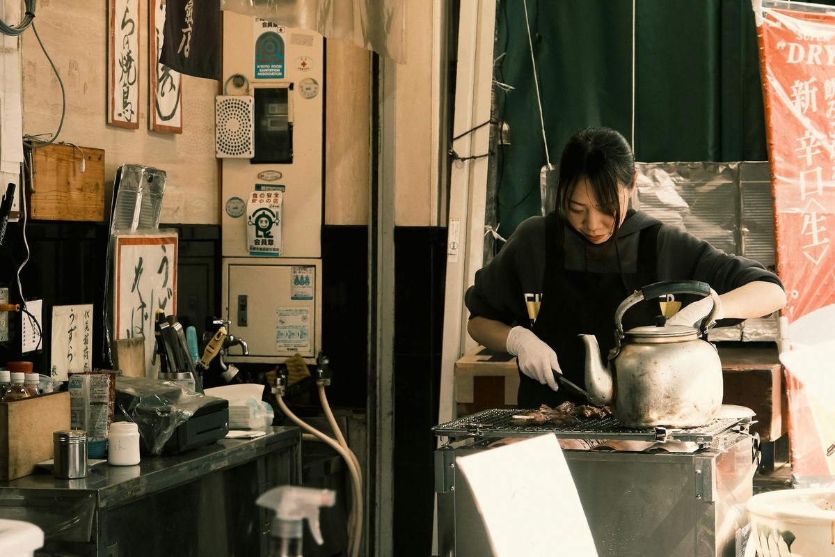 Kuromon market at 6am with a local chef