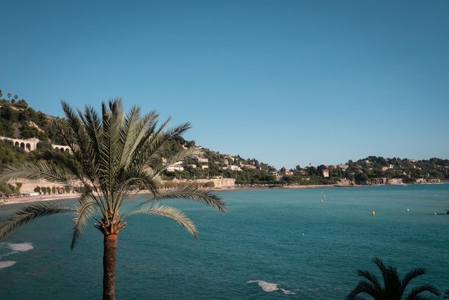Almuerzo en un mas provenzal sobre la costa