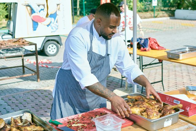 La cocina de un chef provenzal antes del servicio