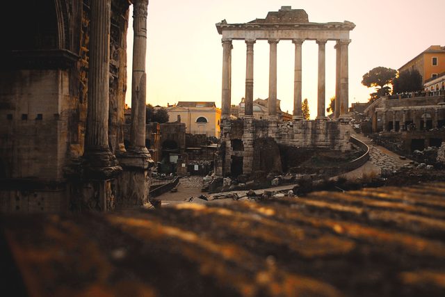 El Foro al atardecer, para usted