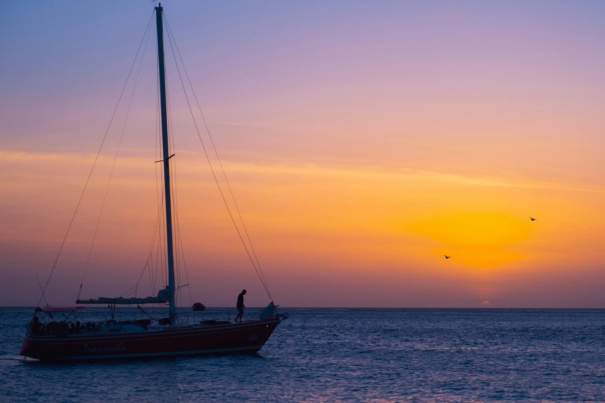 Sunset on a cay no boat will reach
