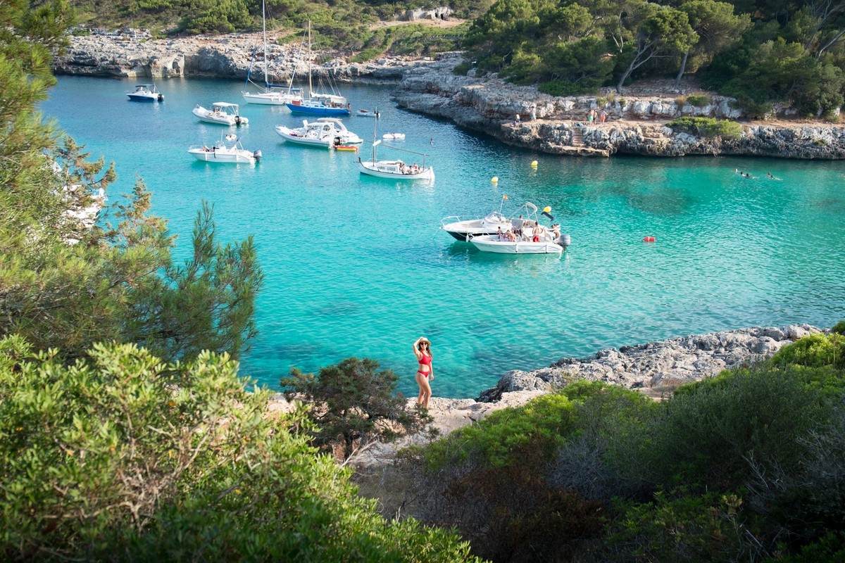 A cove at dawn before any boat
