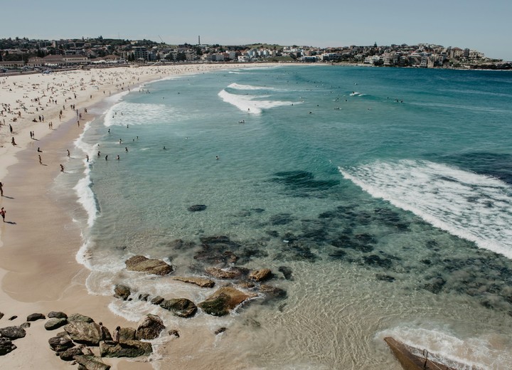 Bahía y Acantilados